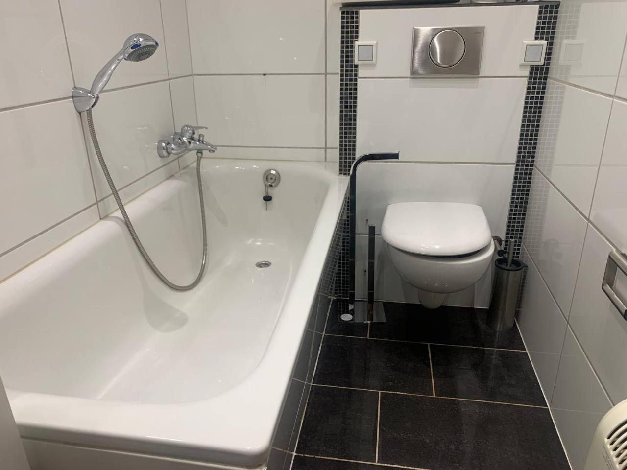 2 Room Apartament Messe إسن المظهر الخارجي الصورة